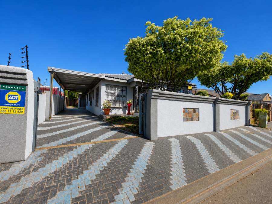 3 Bedroom Property for Sale in Tlhabane West North West
